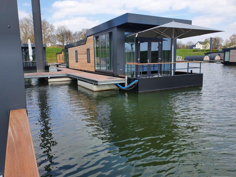 Luxe houseboat incl. ligplaats in Limburgse Ohé en Laak.