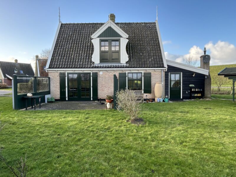 Vrijstaande romantische vakantiewoning op Wieringen.